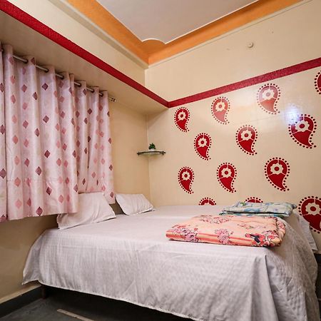 Rai Guest House อุจเจน ภายนอก รูปภาพ