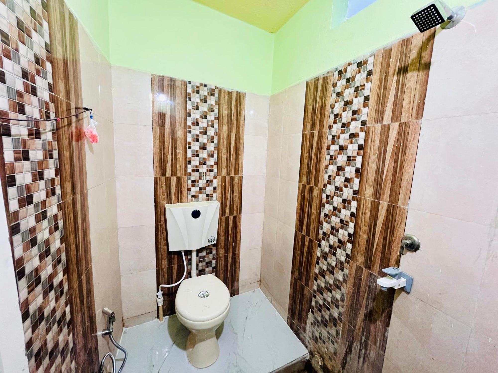 Rai Guest House อุจเจน ภายนอก รูปภาพ