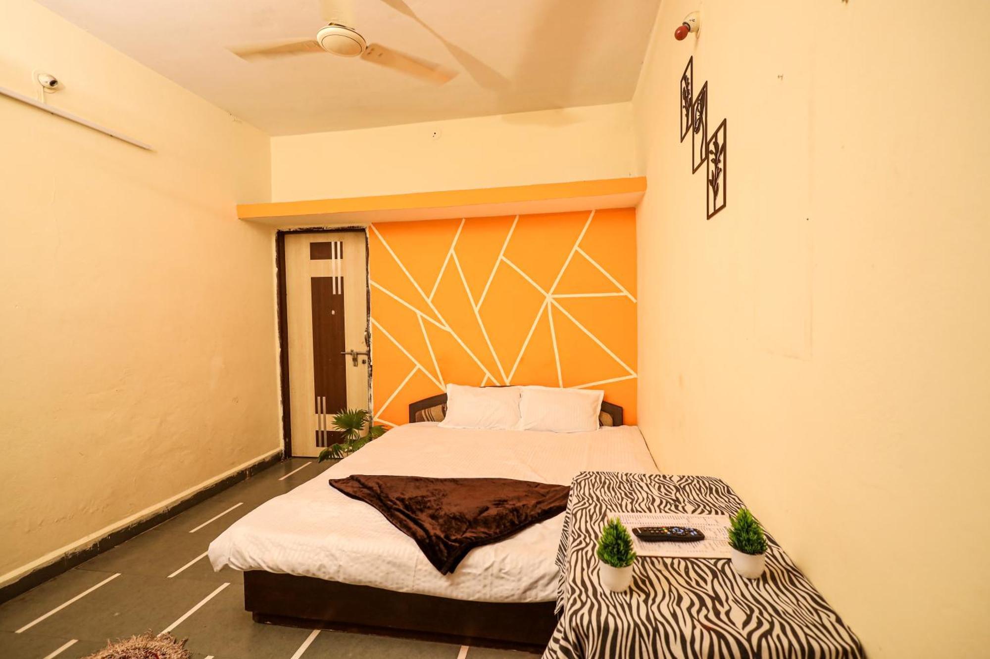 Rai Guest House อุจเจน ภายนอก รูปภาพ
