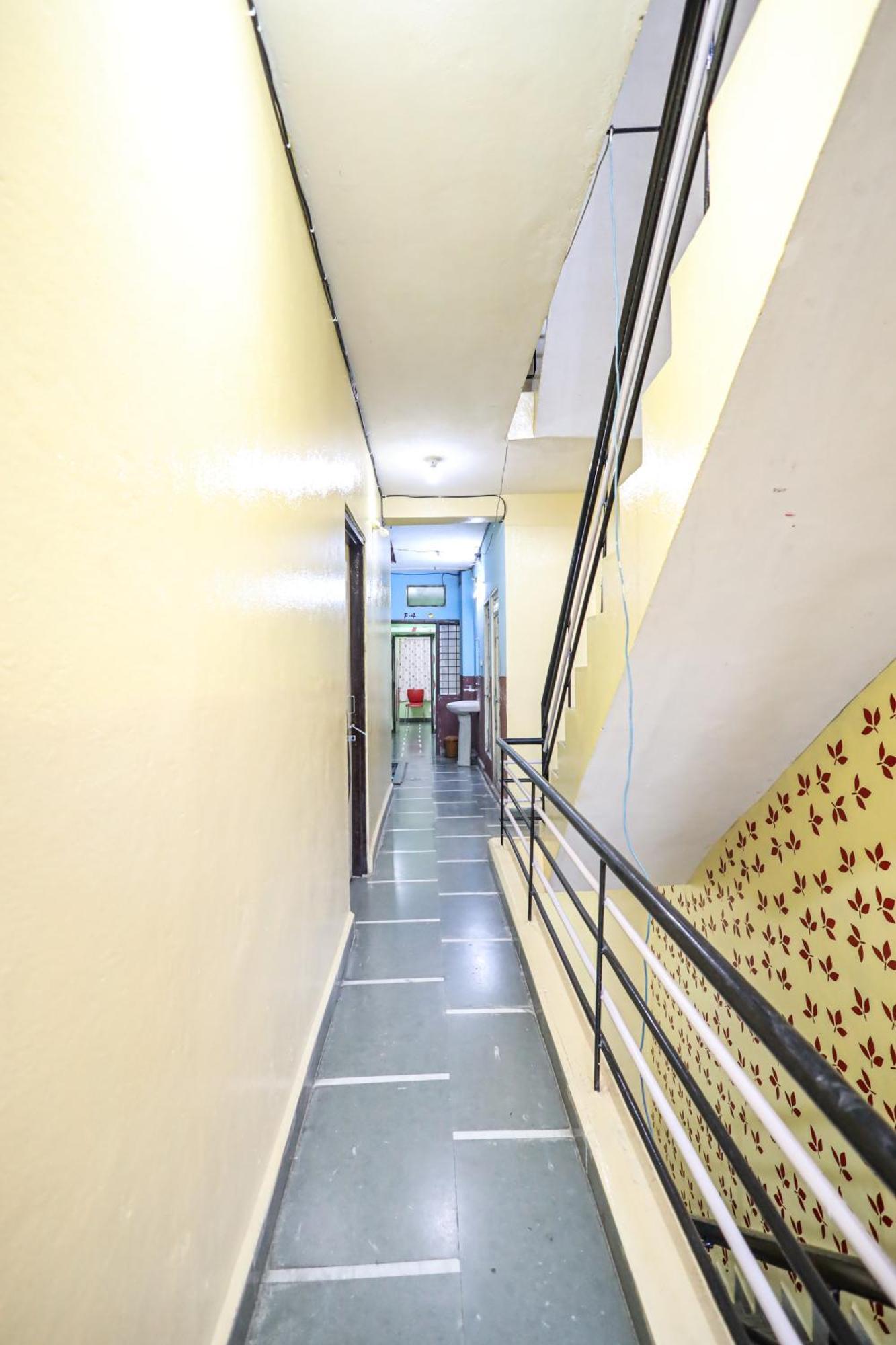 Rai Guest House อุจเจน ภายนอก รูปภาพ