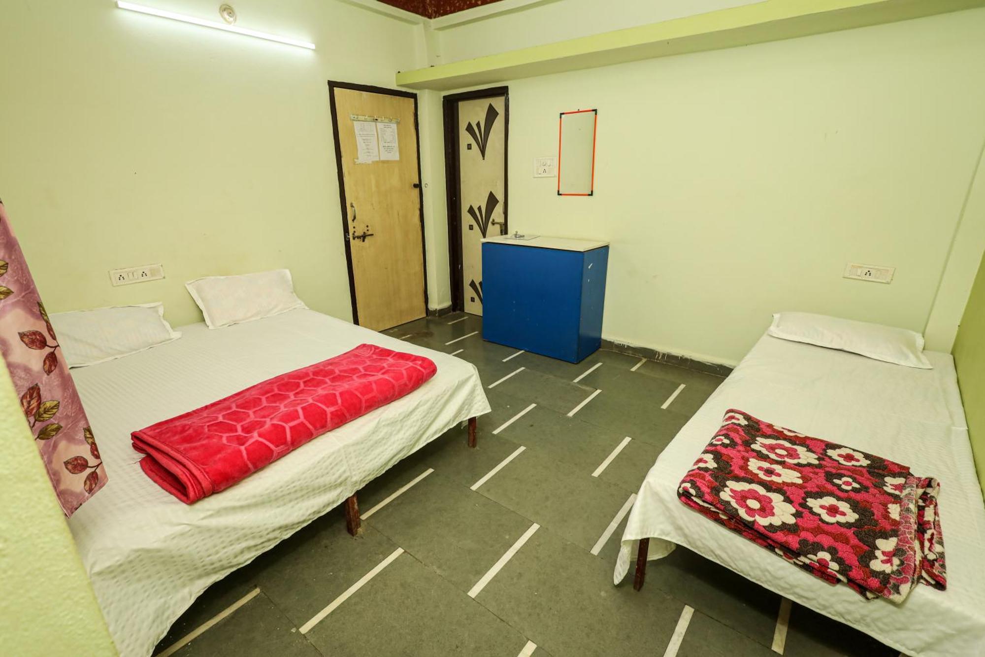 Rai Guest House อุจเจน ภายนอก รูปภาพ