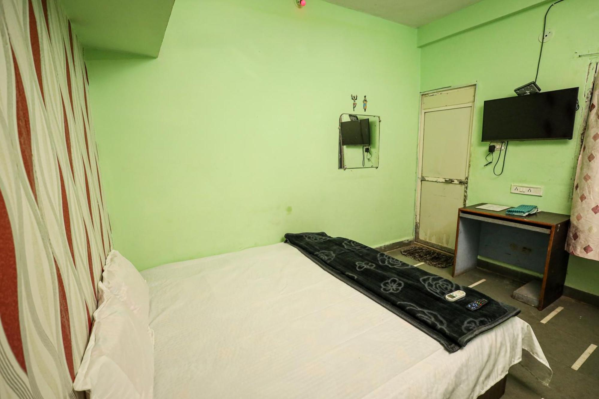 Rai Guest House อุจเจน ภายนอก รูปภาพ