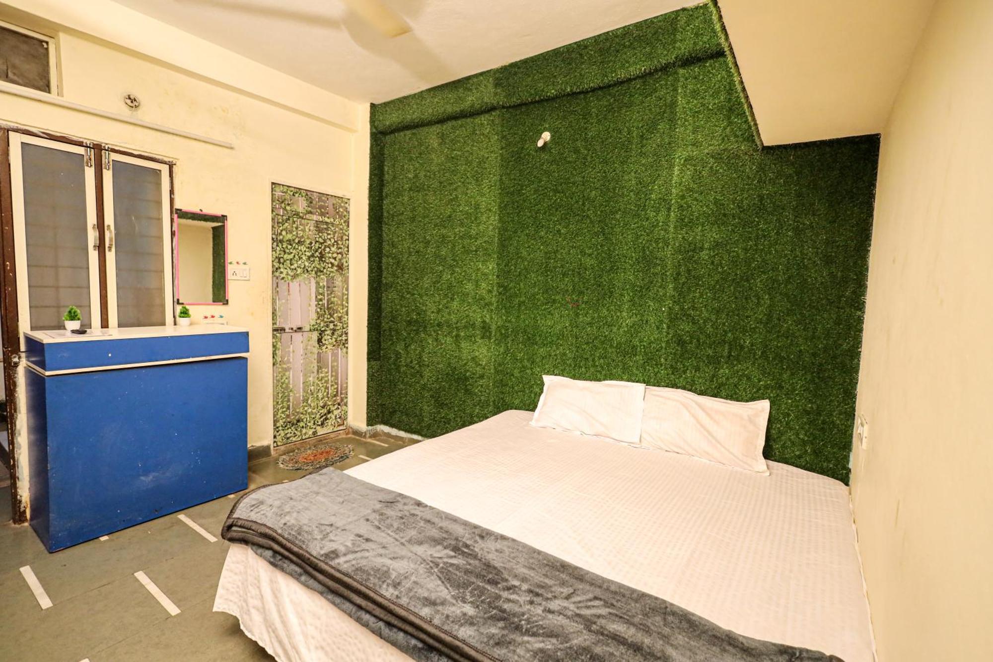 Rai Guest House อุจเจน ภายนอก รูปภาพ