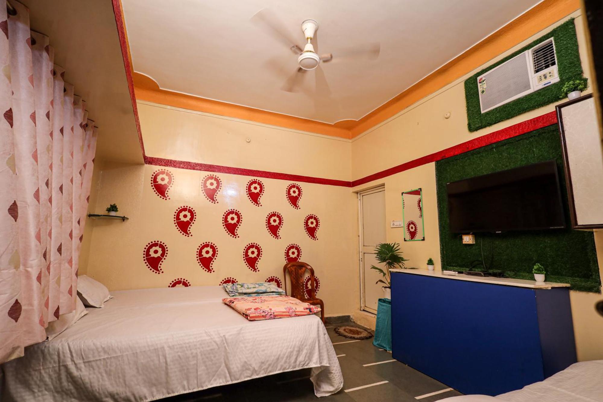 Rai Guest House อุจเจน ภายนอก รูปภาพ
