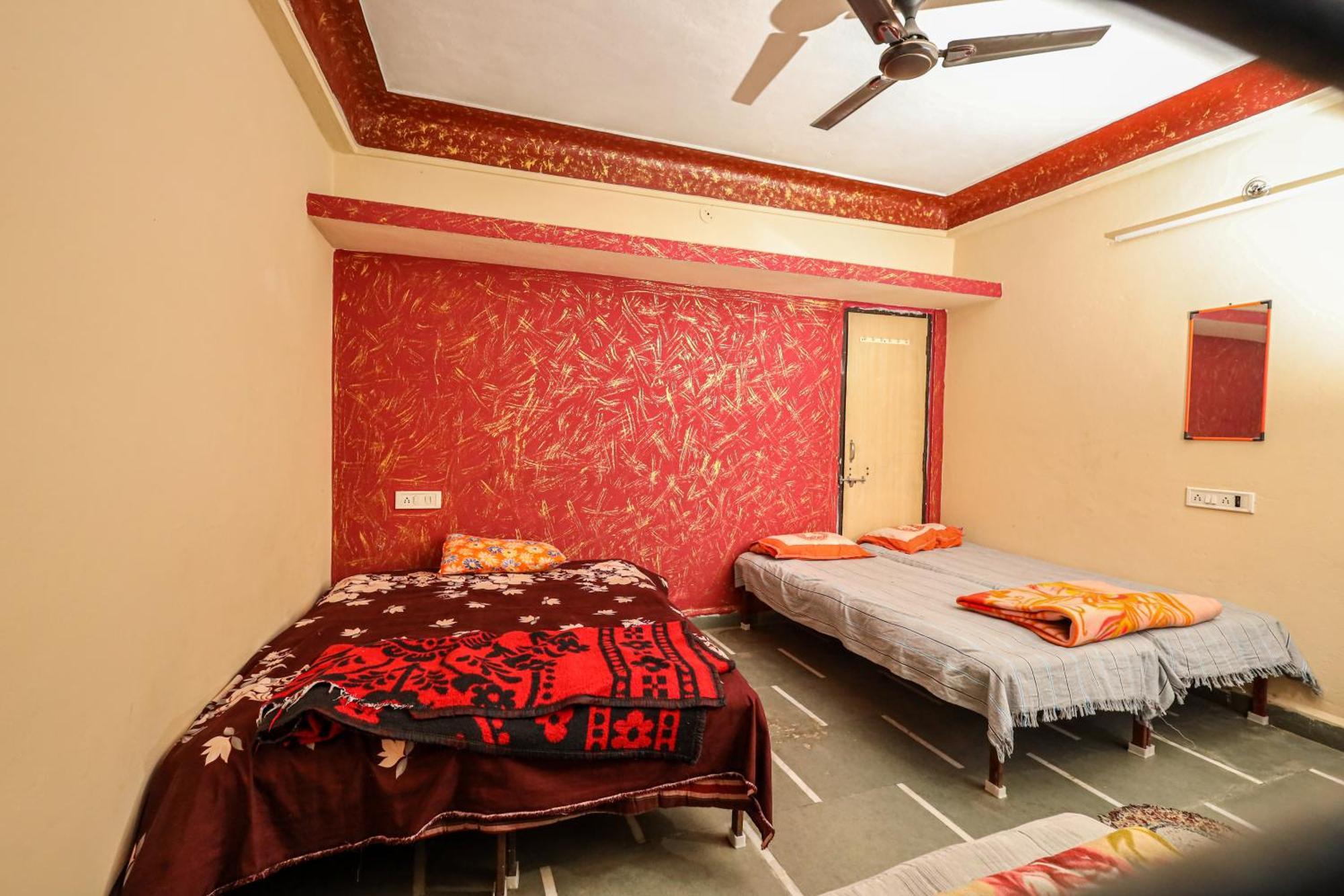 Rai Guest House อุจเจน ภายนอก รูปภาพ
