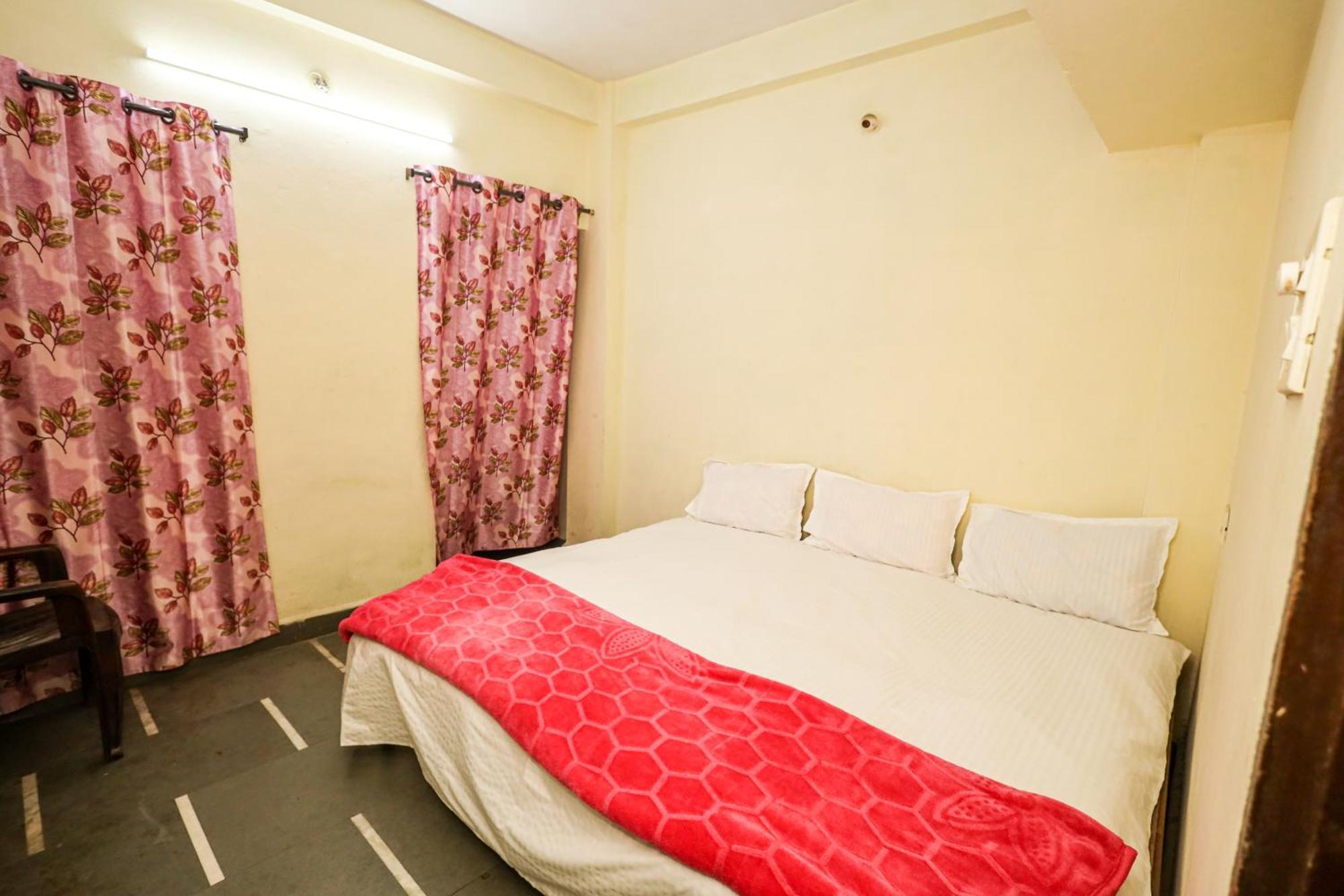 Rai Guest House อุจเจน ภายนอก รูปภาพ